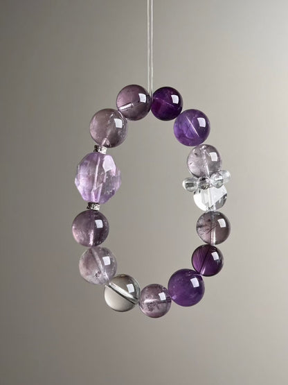 Full layout — bracelet circle showing gradient from deep to light amethyst with clear quartz accents